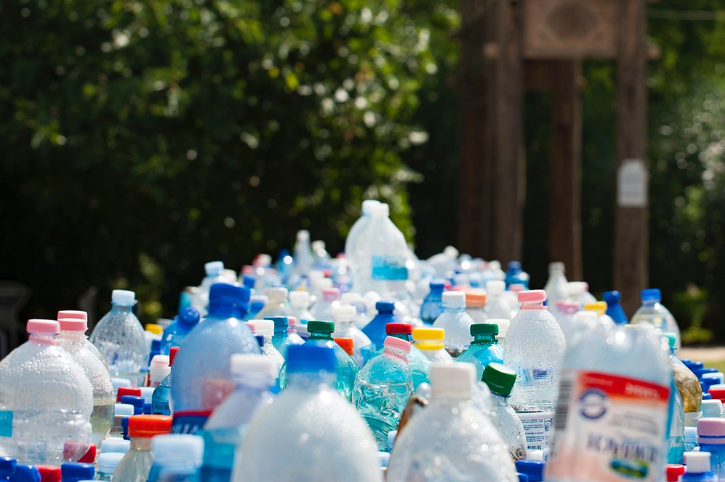 Reusable AND recyclable food packaging – reuse first, recycle later